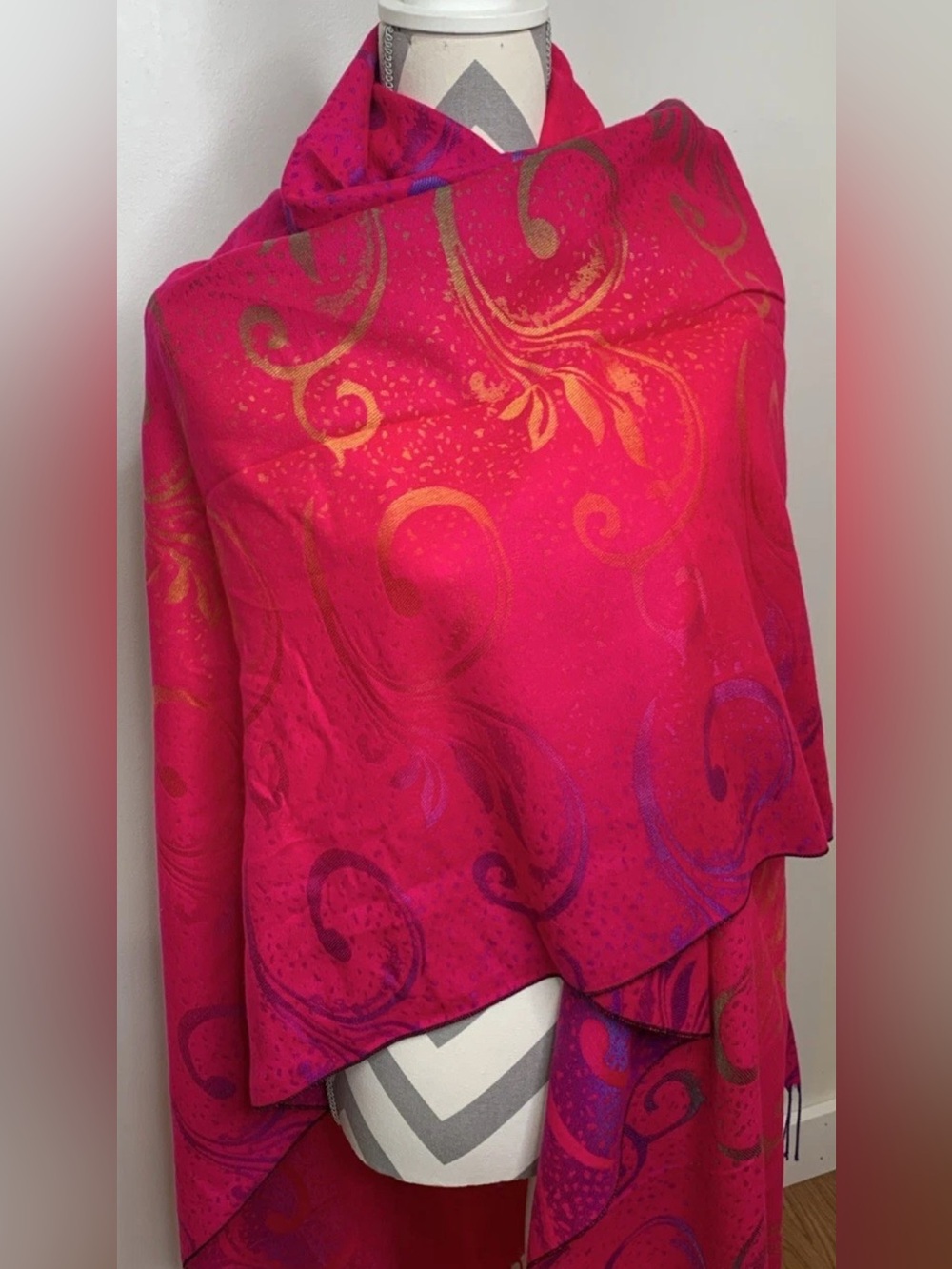 Pashmina Cashmere Scarf Wrap Swirl Vibrant Pattern Art To Wear Elegant 52 X 56”
